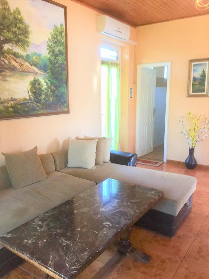 Big Apartman Hajdúszoboszló Exteriör bild